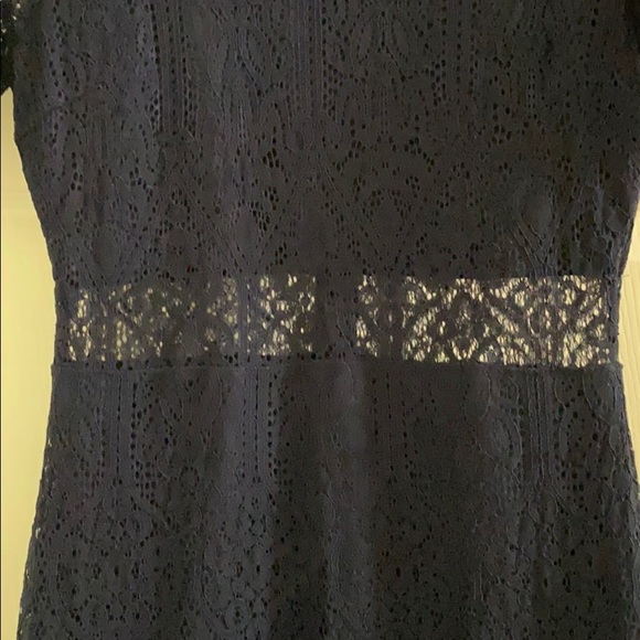 Chelsea lace-adjacent dress - Picture 3 of 9